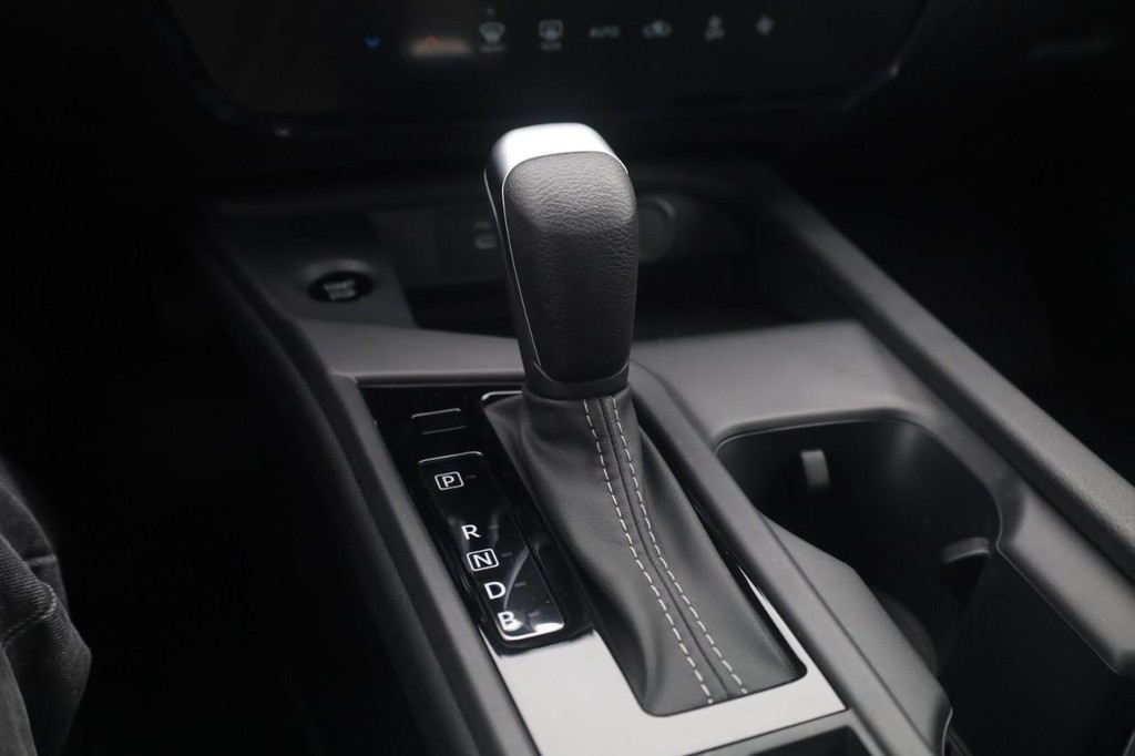 Nissan Sentra Vehicle Image 19