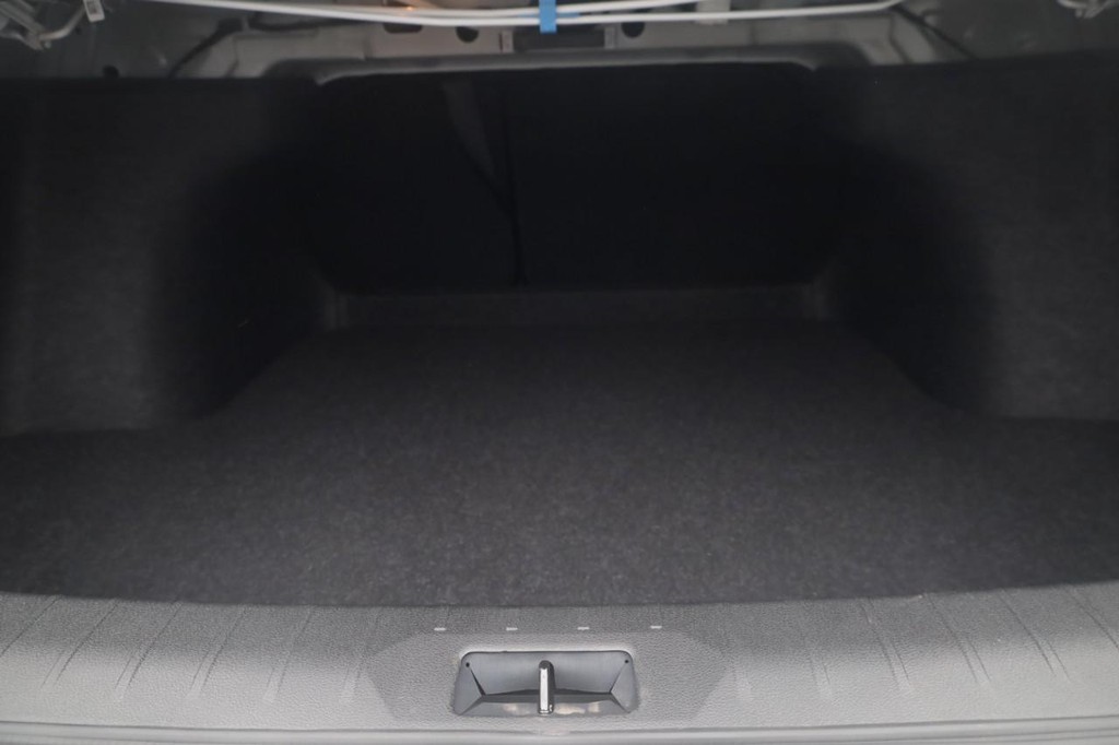 Nissan Sentra Vehicle Image 23