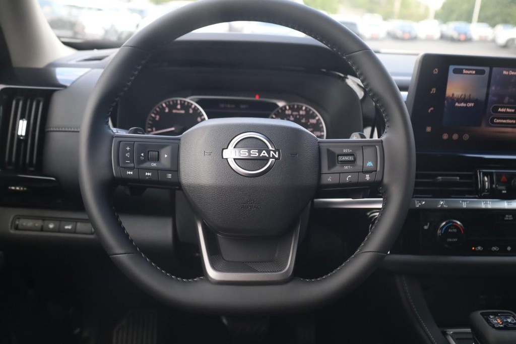 Nissan Pathfinder Vehicle Image 08