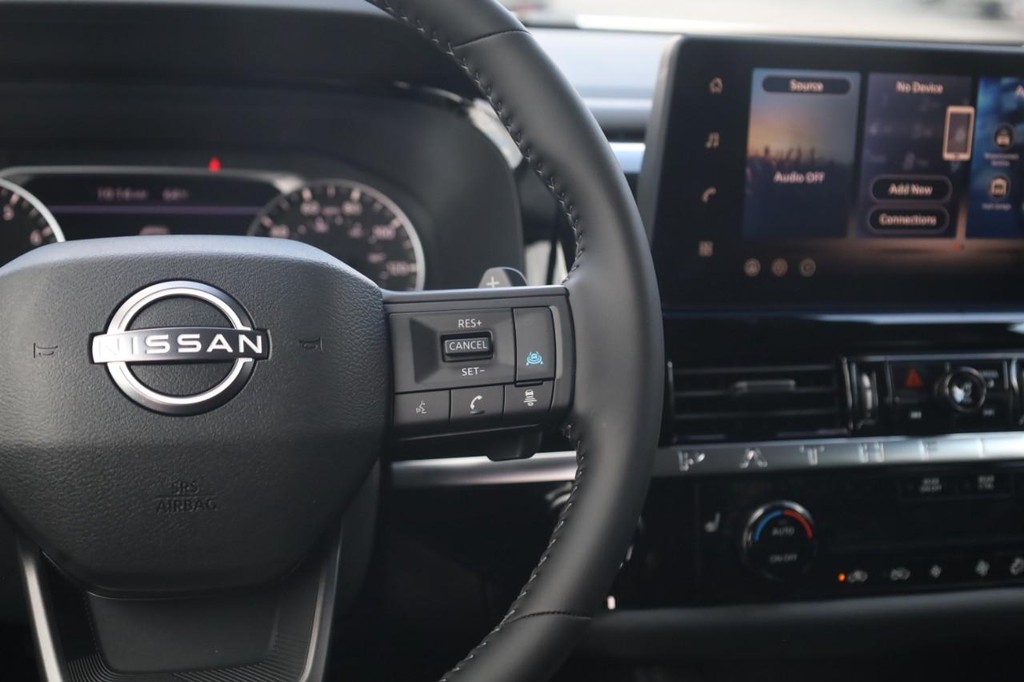 Nissan Pathfinder Vehicle Image 09