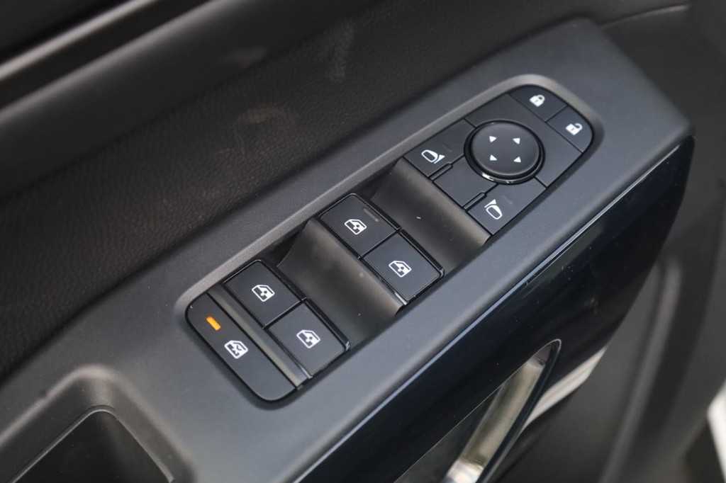 Nissan Pathfinder Vehicle Image 11