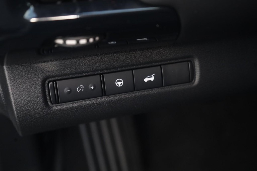 Nissan Pathfinder Vehicle Image 12