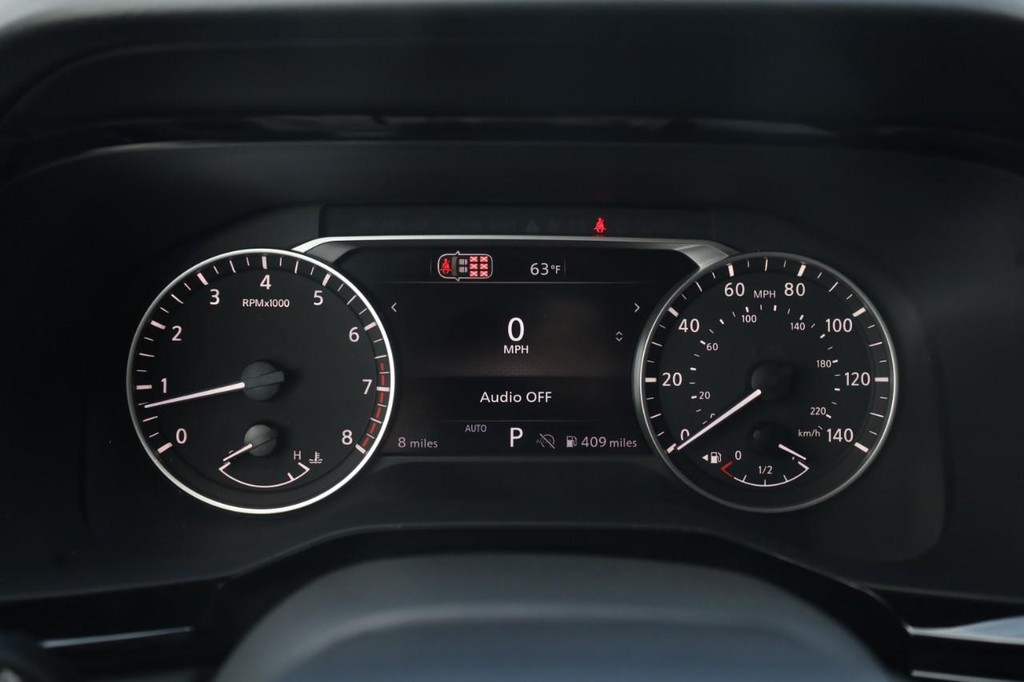 Nissan Pathfinder Vehicle Image 13