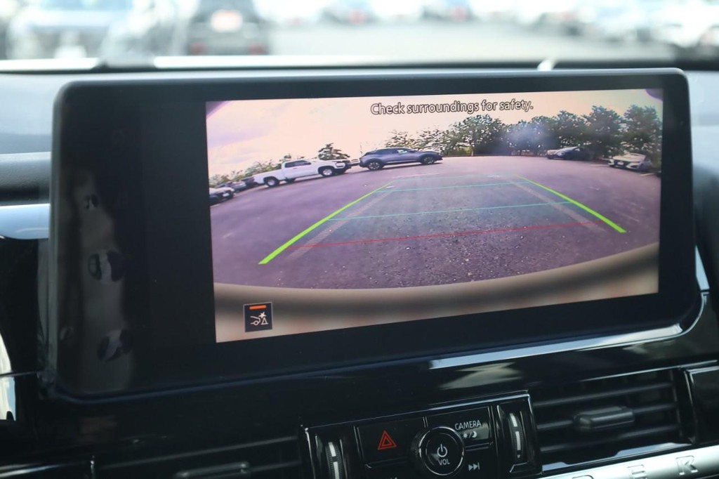 Nissan Pathfinder Vehicle Image 15