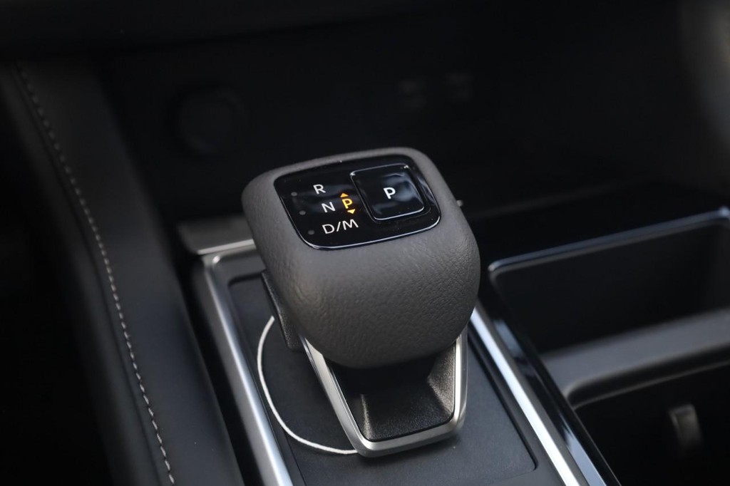 Nissan Pathfinder Vehicle Image 19