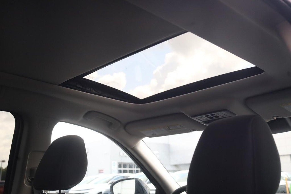 Nissan Pathfinder Vehicle Image 23