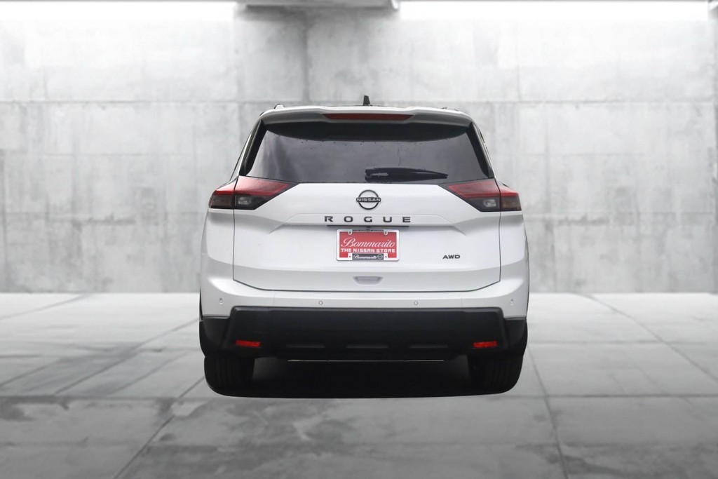 Nissan Rogue Vehicle Image 06