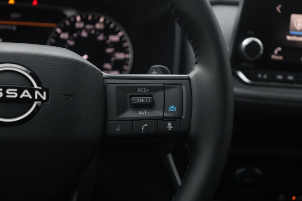 Nissan Rogue Vehicle Image 09