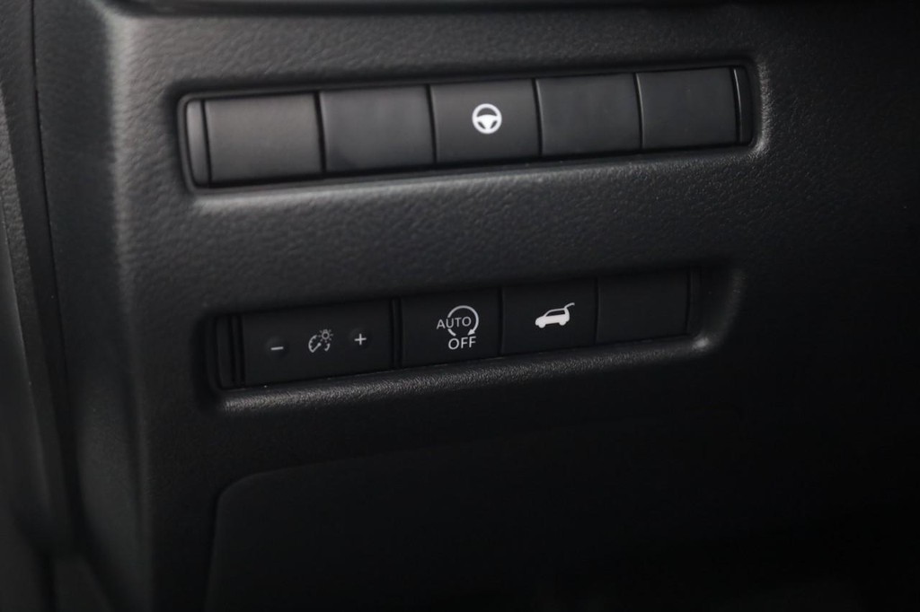Nissan Rogue Vehicle Image 12