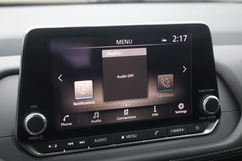 Nissan Rogue Vehicle Image 14