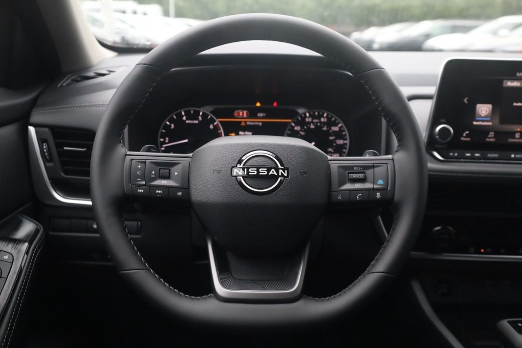 Nissan Rogue Vehicle Image 08