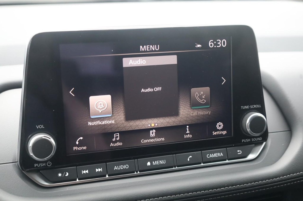 Nissan Rogue Vehicle Image 14