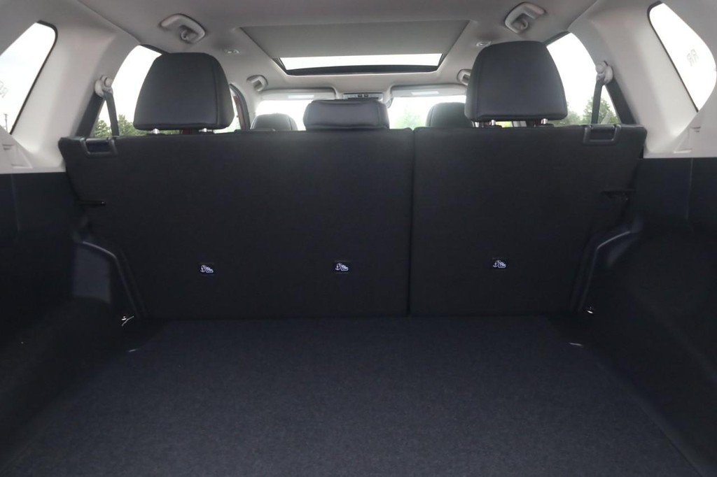 Nissan Rogue Vehicle Image 24