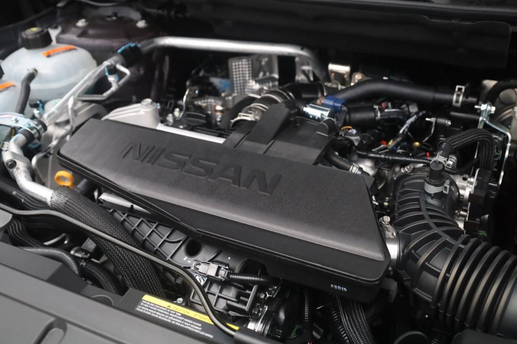 Nissan Rogue Vehicle Image 25