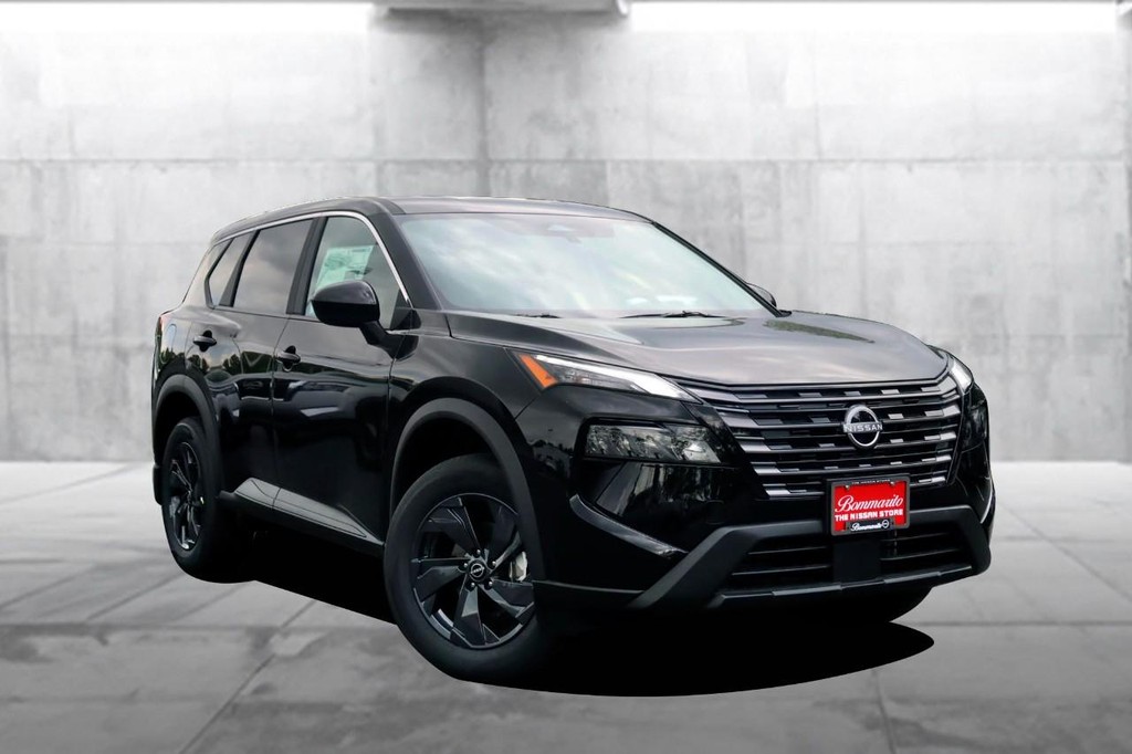 Nissan Rogue Vehicle Image 02