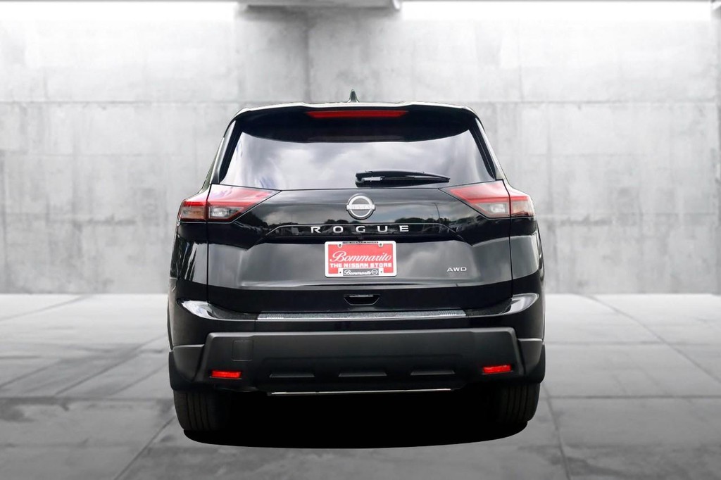 Nissan Rogue Vehicle Image 06