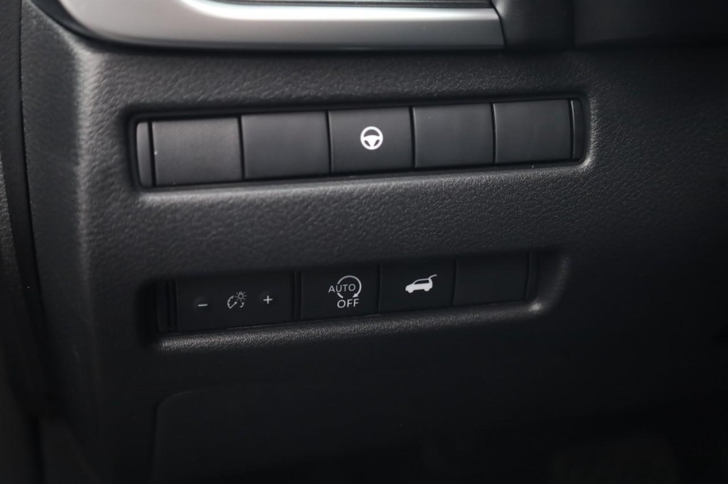 Nissan Rogue Vehicle Image 12