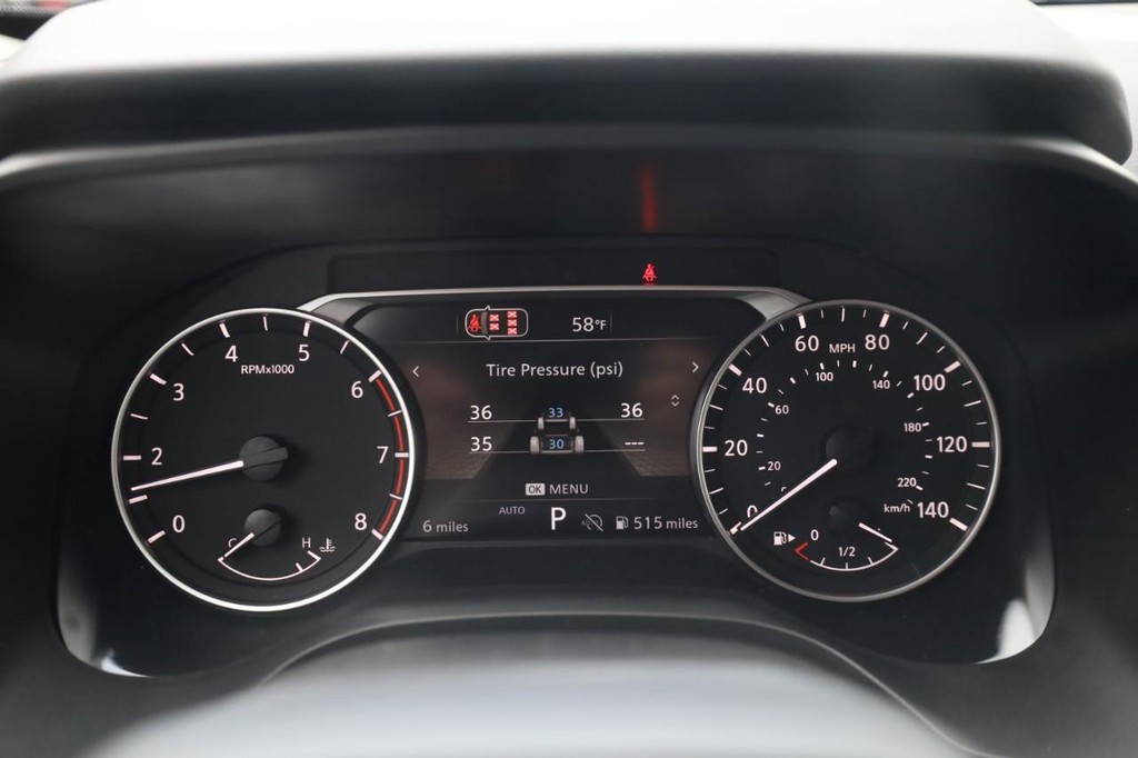 Nissan Rogue Vehicle Image 13