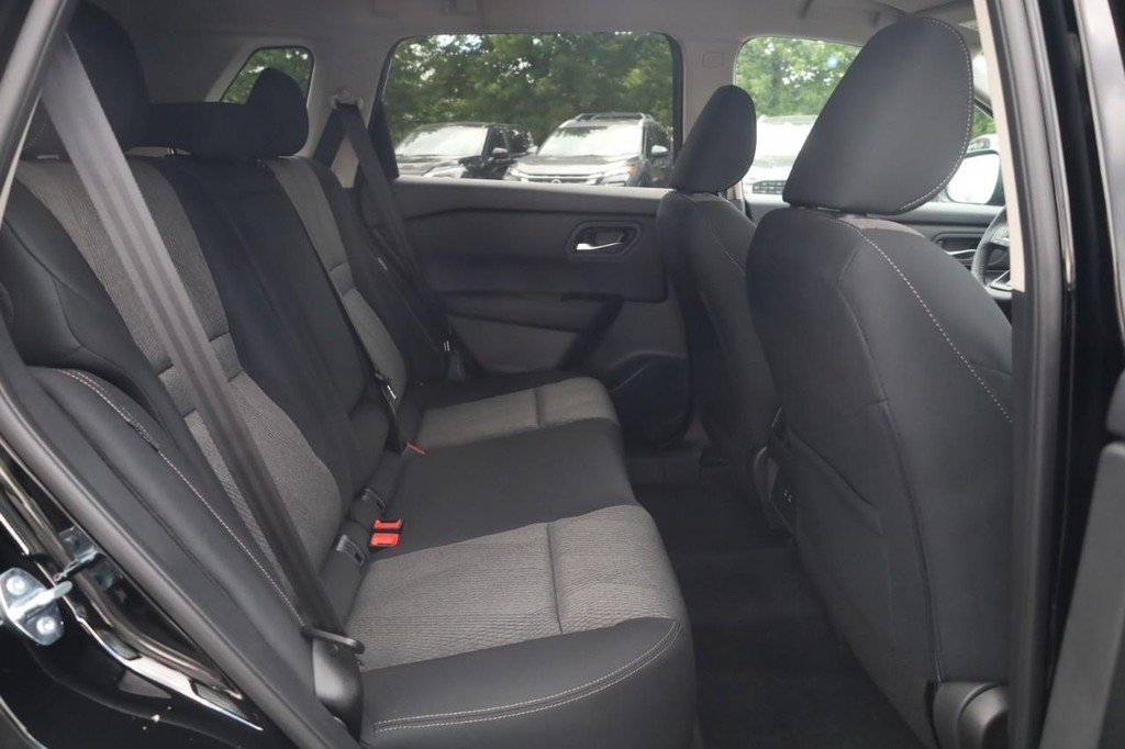 Nissan Rogue Vehicle Image 22