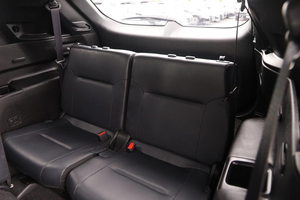 Mitsubishi Outlander Vehicle Image 11