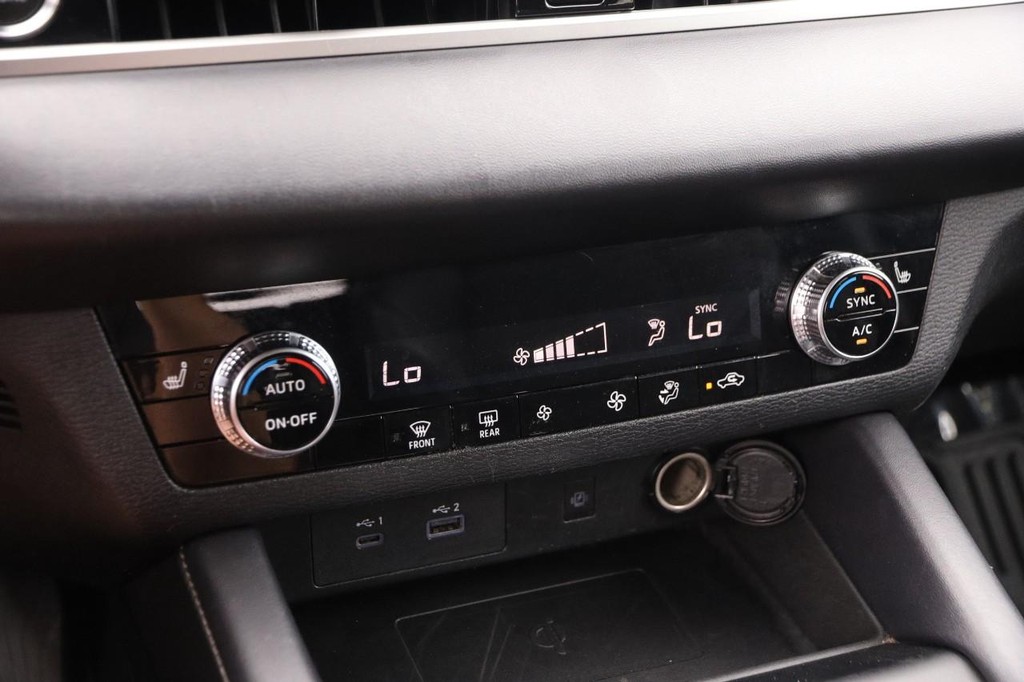 Mitsubishi Outlander Vehicle Image 19