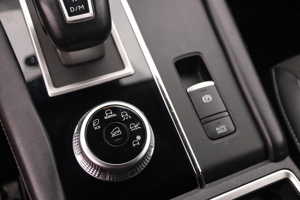 Mitsubishi Outlander Vehicle Image 21