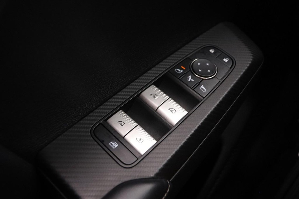 Mitsubishi Outlander Vehicle Image 22