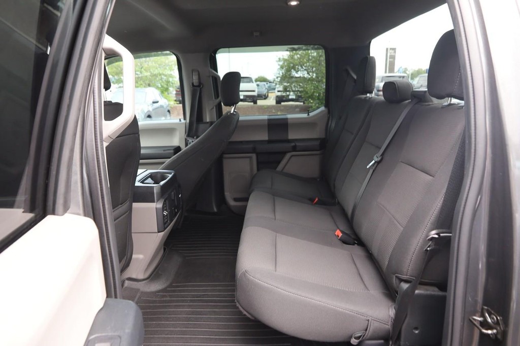 Ford F-150 Vehicle Full-screen Gallery Image 08
