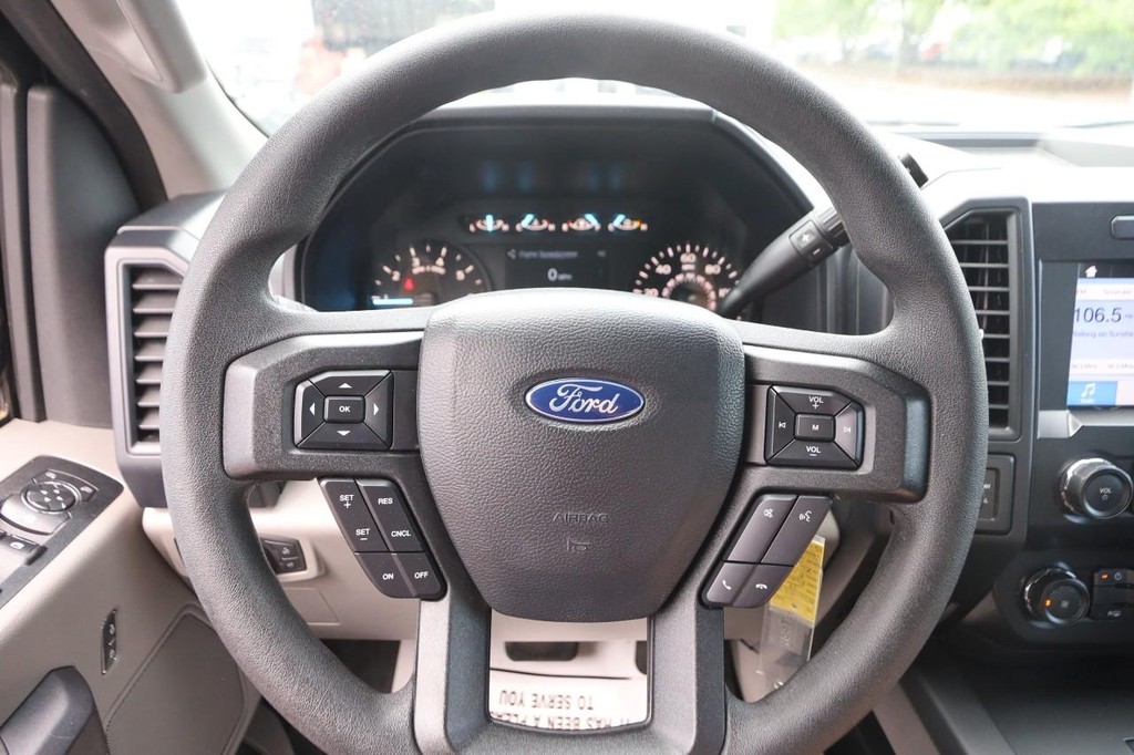 Ford F-150 Vehicle Full-screen Gallery Image 09