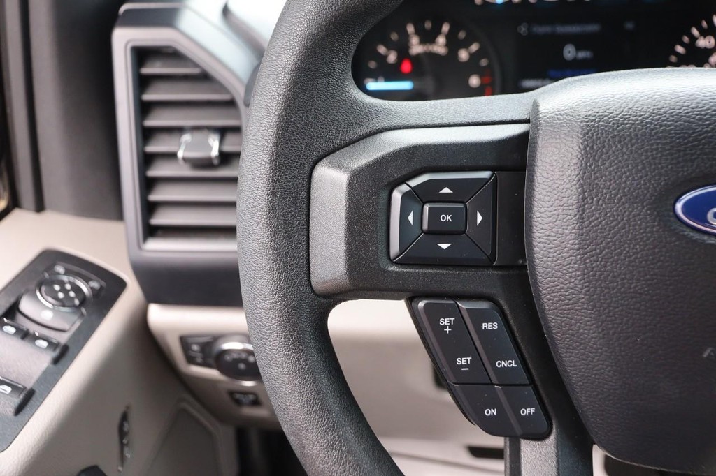 Ford F-150 Vehicle Full-screen Gallery Image 10