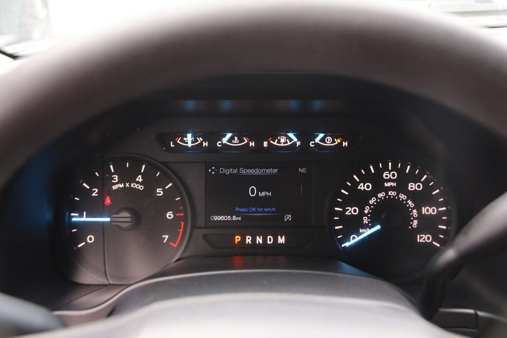 Ford F-150 Vehicle Full-screen Gallery Image 12