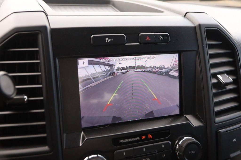 Ford F-150 Vehicle Full-screen Gallery Image 15