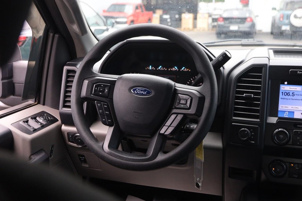 Ford F-150 Vehicle Full-screen Gallery Image 21