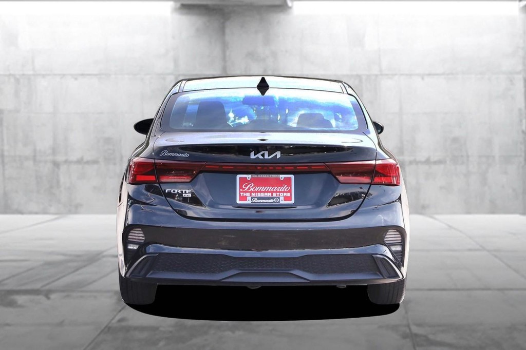 Kia Forte Vehicle Image 06