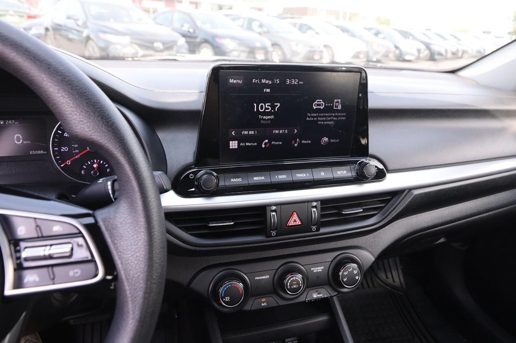 Kia Forte Vehicle Image 14