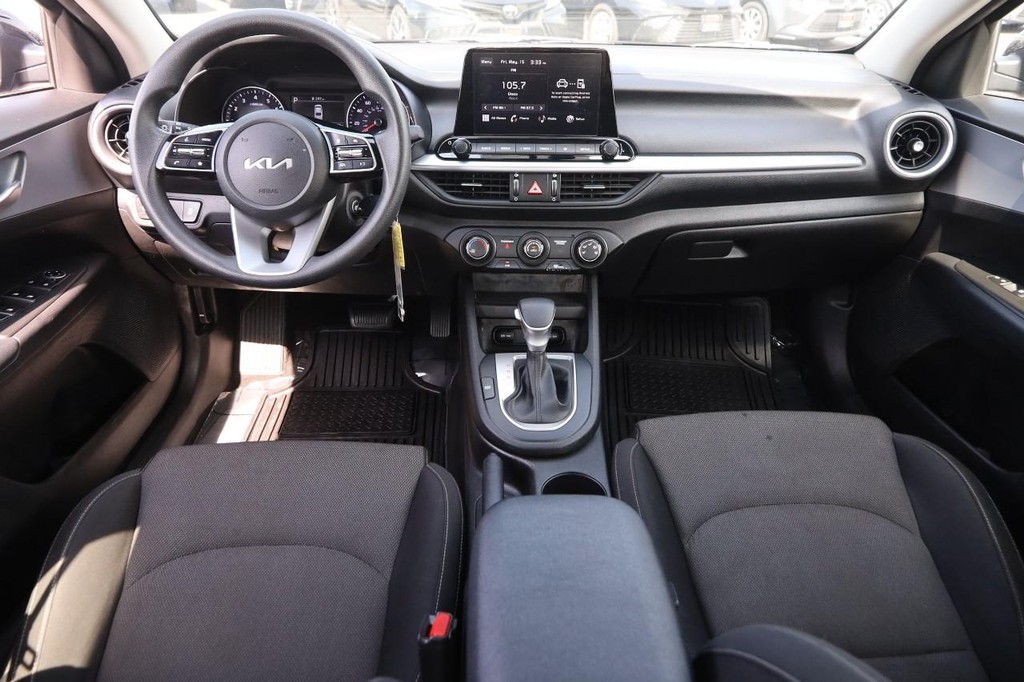 Kia Forte Vehicle Image 19