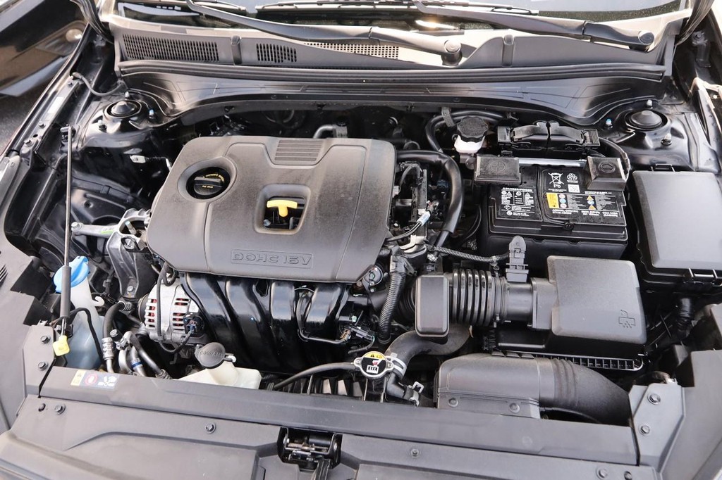 Kia Forte Vehicle Image 25