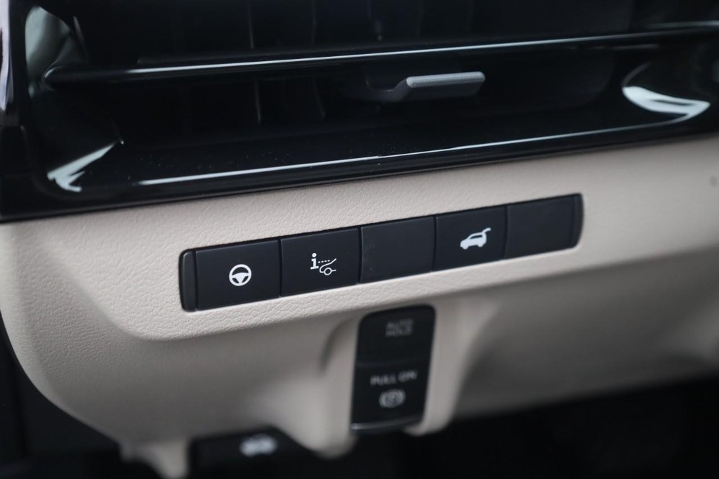 Nissan Murano Vehicle Image 13