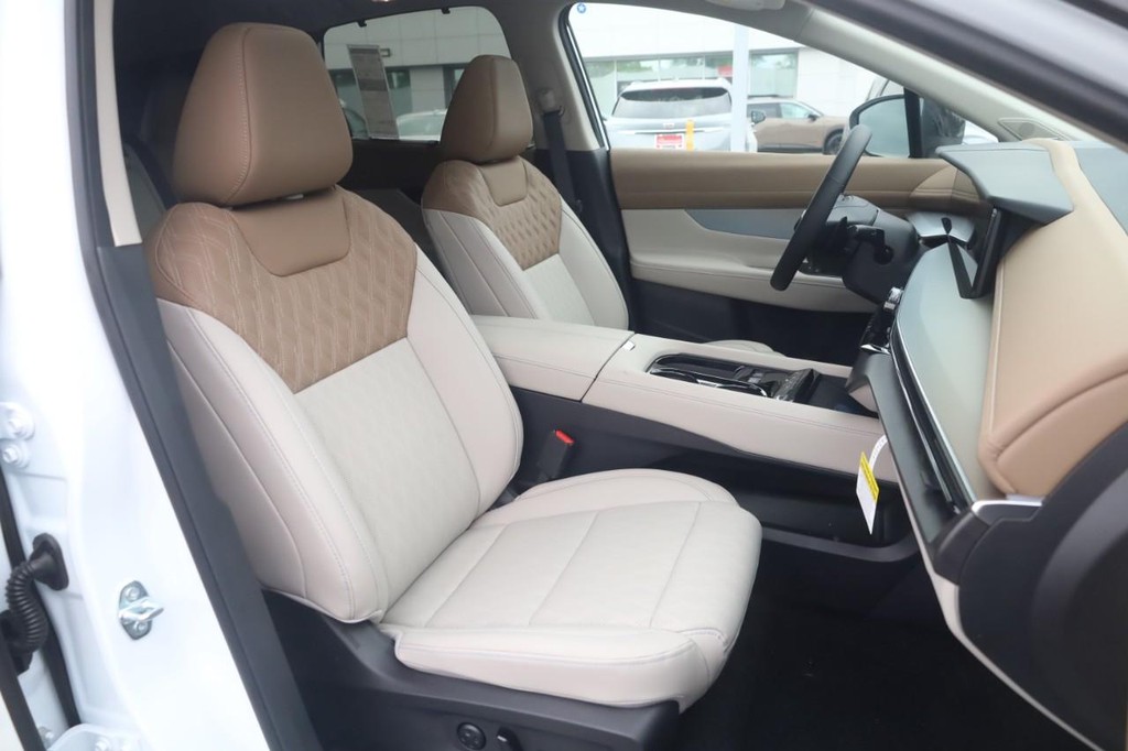 Nissan Murano Vehicle Image 22