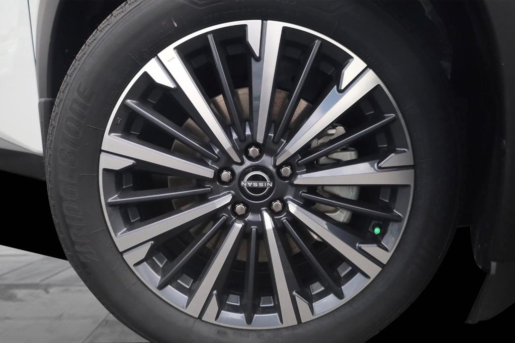 Nissan Pathfinder Vehicle Image 03