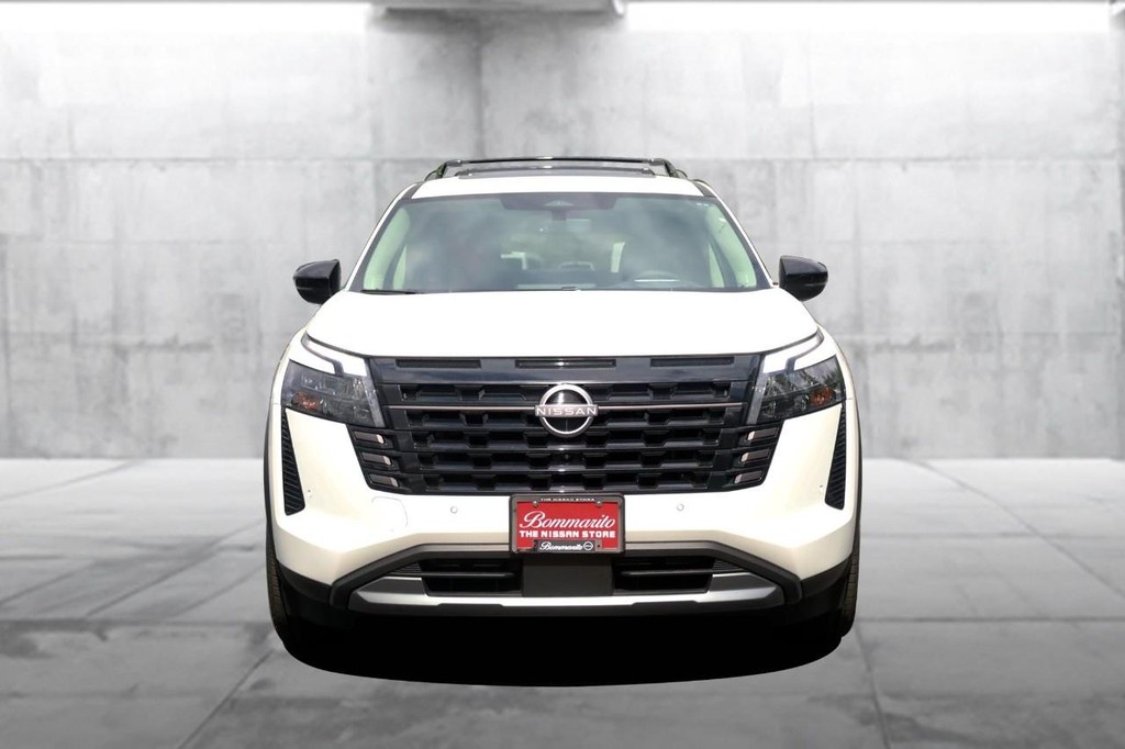 Nissan Pathfinder Vehicle Image 04