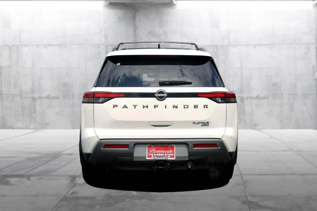 Nissan Pathfinder Vehicle Image 06