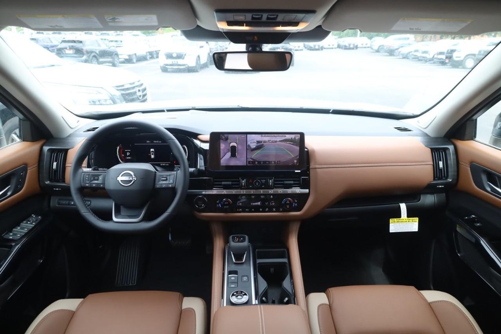 Nissan Pathfinder Vehicle Image 07