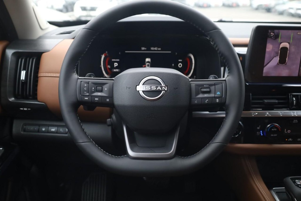 Nissan Pathfinder Vehicle Image 08
