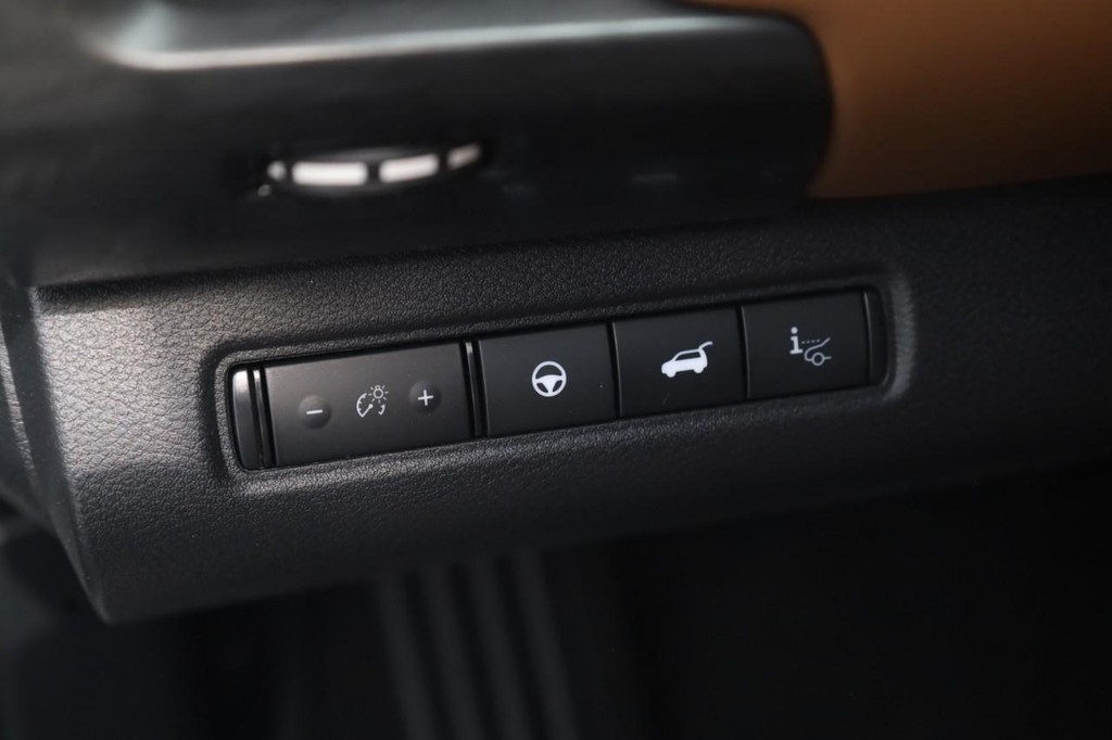 Nissan Pathfinder Vehicle Image 13