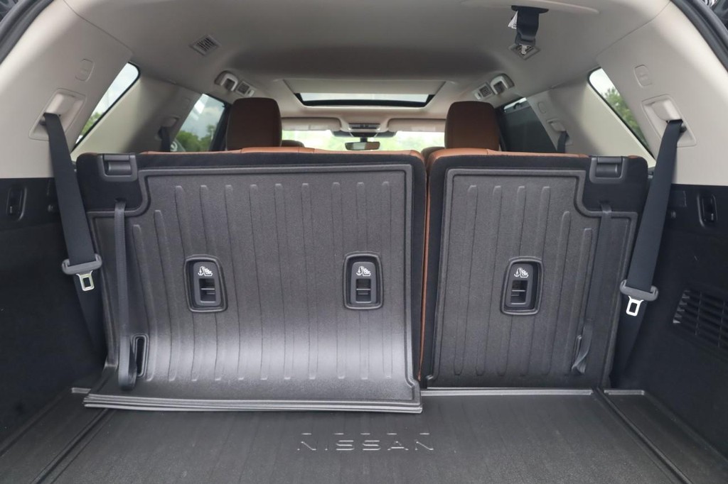 Nissan Pathfinder Vehicle Image 25