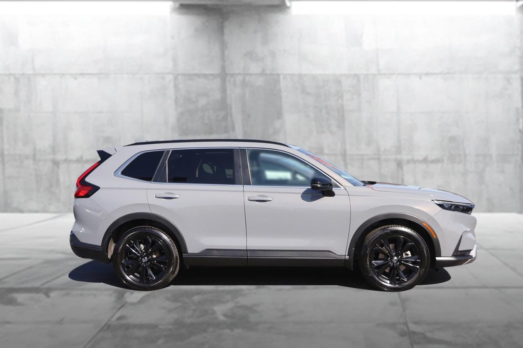Honda CR-V Hybrid Vehicle Image 05