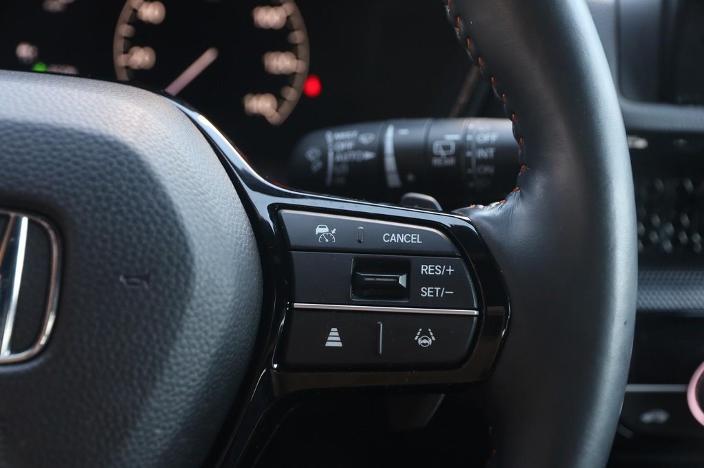 Honda CR-V Hybrid Vehicle Image 14