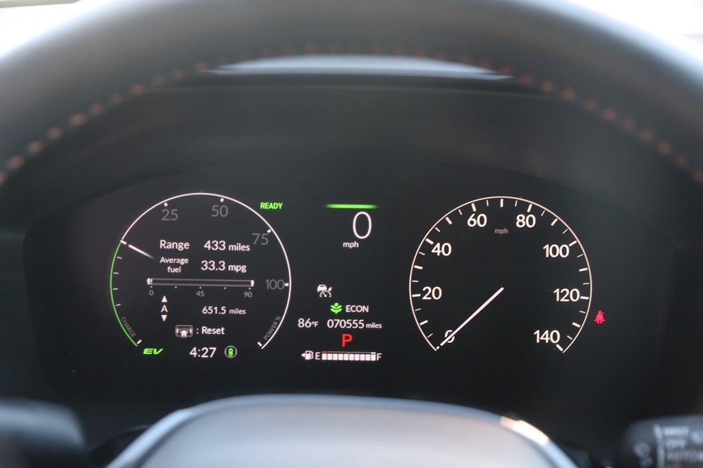 Honda CR-V Hybrid Vehicle Image 15