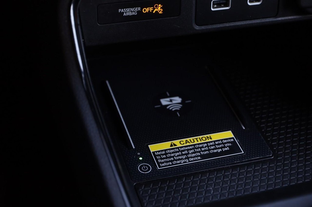 Honda CR-V Hybrid Vehicle Image 21